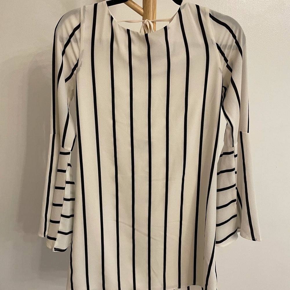 LuLus black&white stripe beach cover bell sleeve